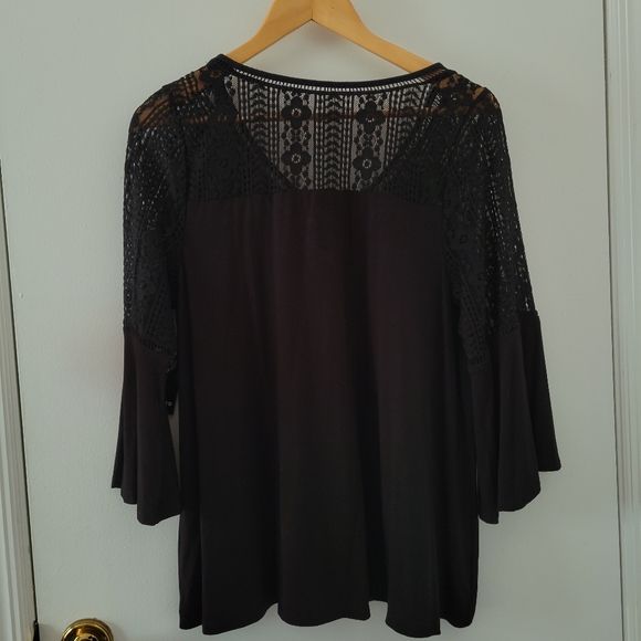 Torrid || 00 Super Soft Lace Black Bell Sleeve Button Up Top - Picture 7 of 11